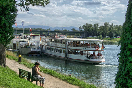 Schifffahrt auf dem Rhein